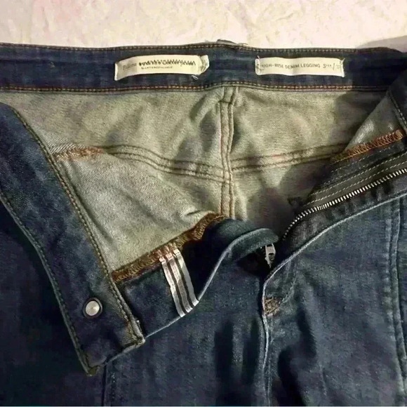 Size 32/14 Pilcro by Anthropologie Hi-rise jeans - Picture 3 of 10